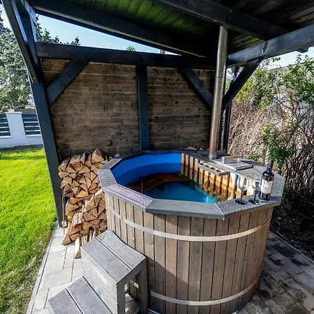 Sosto Pihenohaz By Bltn Villa Siofok