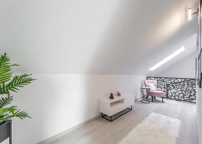 Sosto Pihenohaz By Bltn *