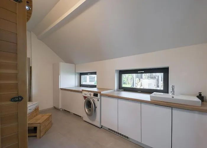 Sosto Pihenohaz By Bltn * שיופוק